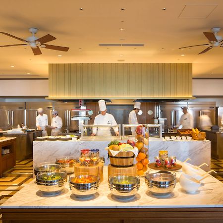 Готель Intercontinental Yokohama Grand By Ihg Екстер'єр фото The open kitchen at the restaurant