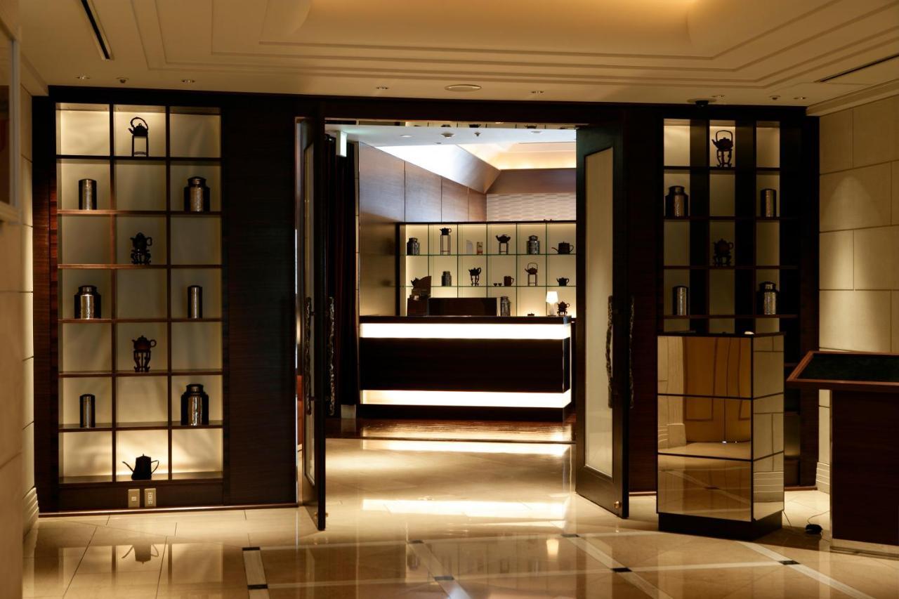 Готель Intercontinental Yokohama Grand By Ihg Екстер'єр фото Entrance to the spa at The Peninsula, Hong Kong