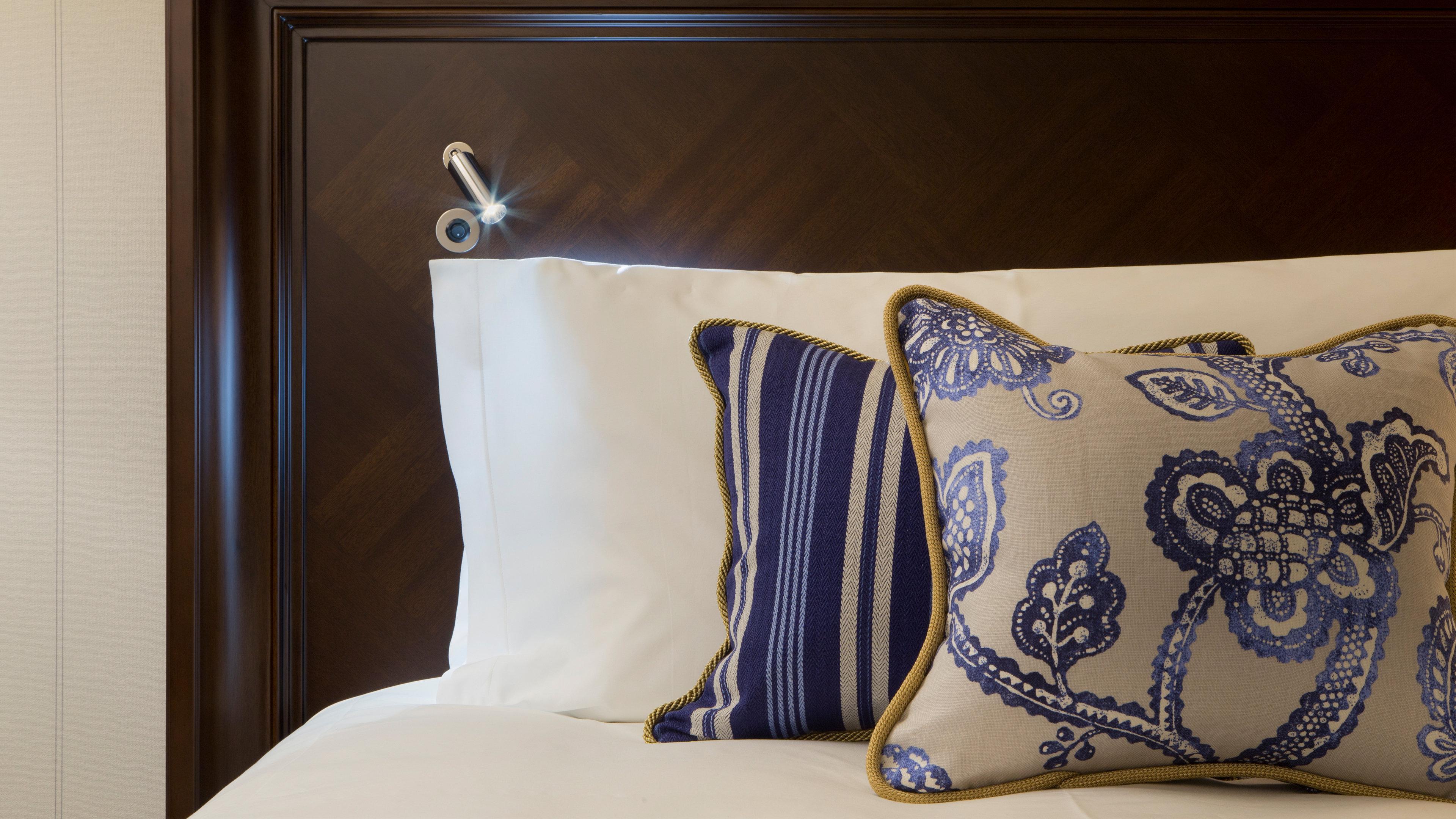 Готель Intercontinental Yokohama Grand By Ihg Екстер'єр фото A decorative throw pillow