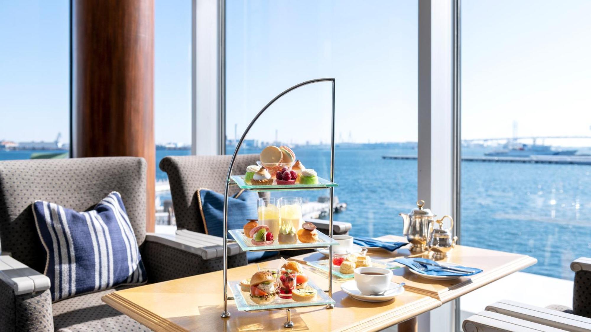 Готель Intercontinental Yokohama Grand By Ihg Екстер'єр фото Afternoon tea on board a cruise ship